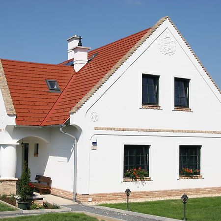 Palos Resort Zalacsány Exteriör bild