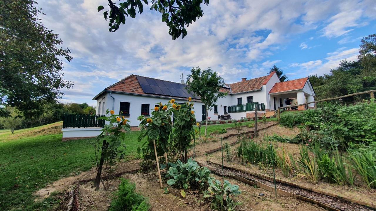 Palos Resort Zalacsány Exteriör bild